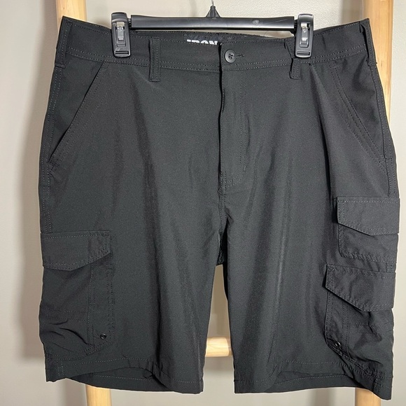 Other - 36 Iron Co hybrid outdoor Gray Cargo Shorts Men's Black Cargo Shorts